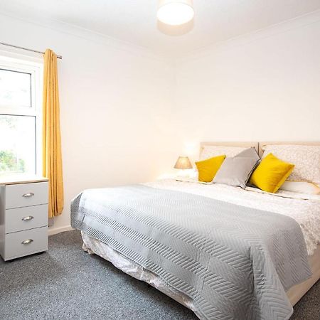 Bright 3 Bedroom Townhouse Near City Centre NWI Esterno foto