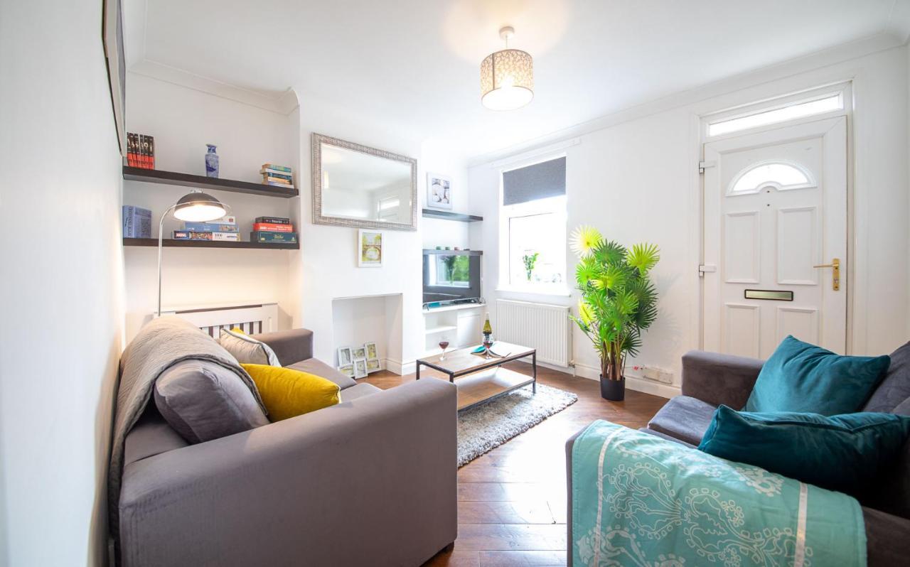 Bright 3 Bedroom Townhouse Near City Centre NWI Esterno foto