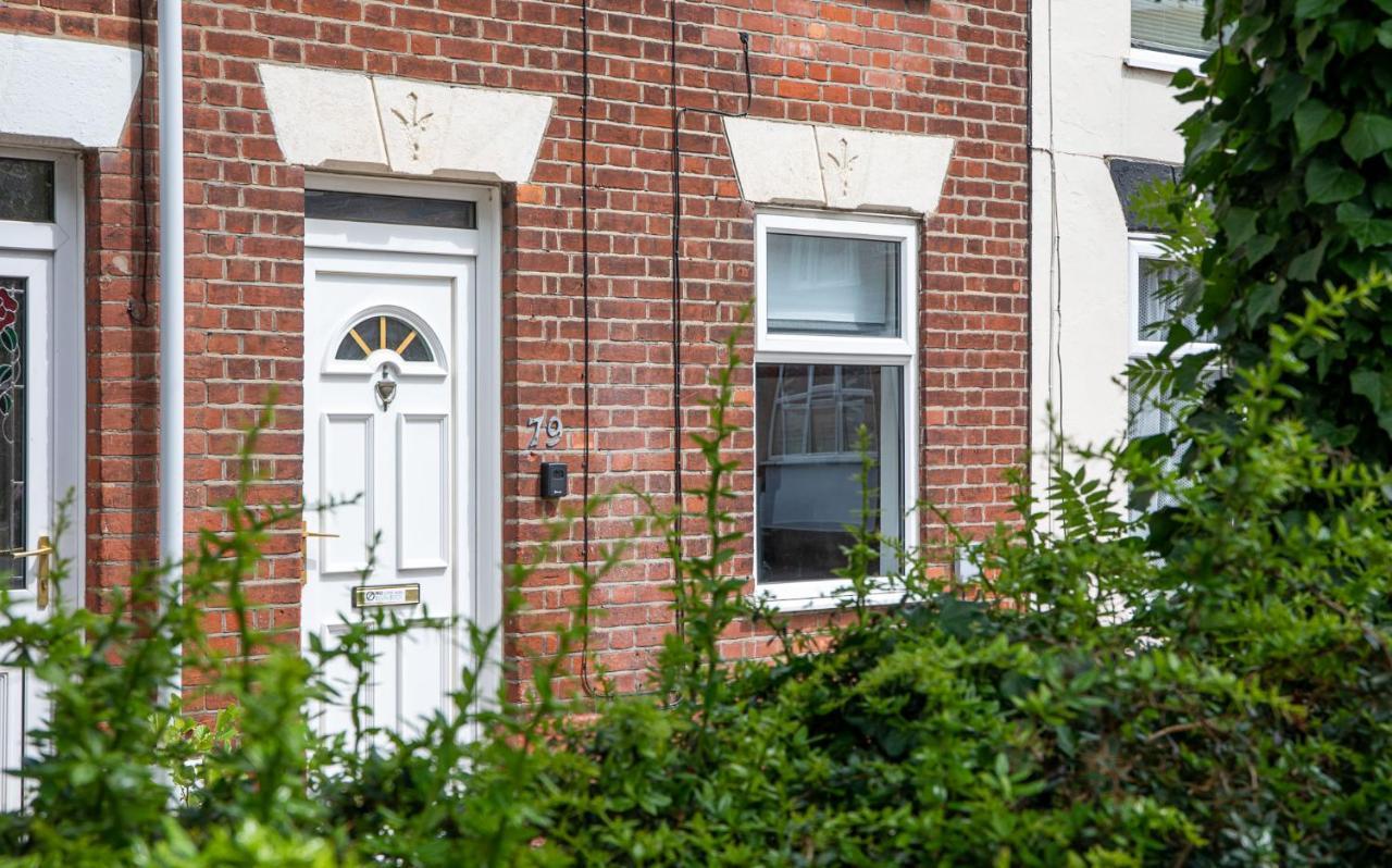 Bright 3 Bedroom Townhouse Near City Centre NWI Esterno foto