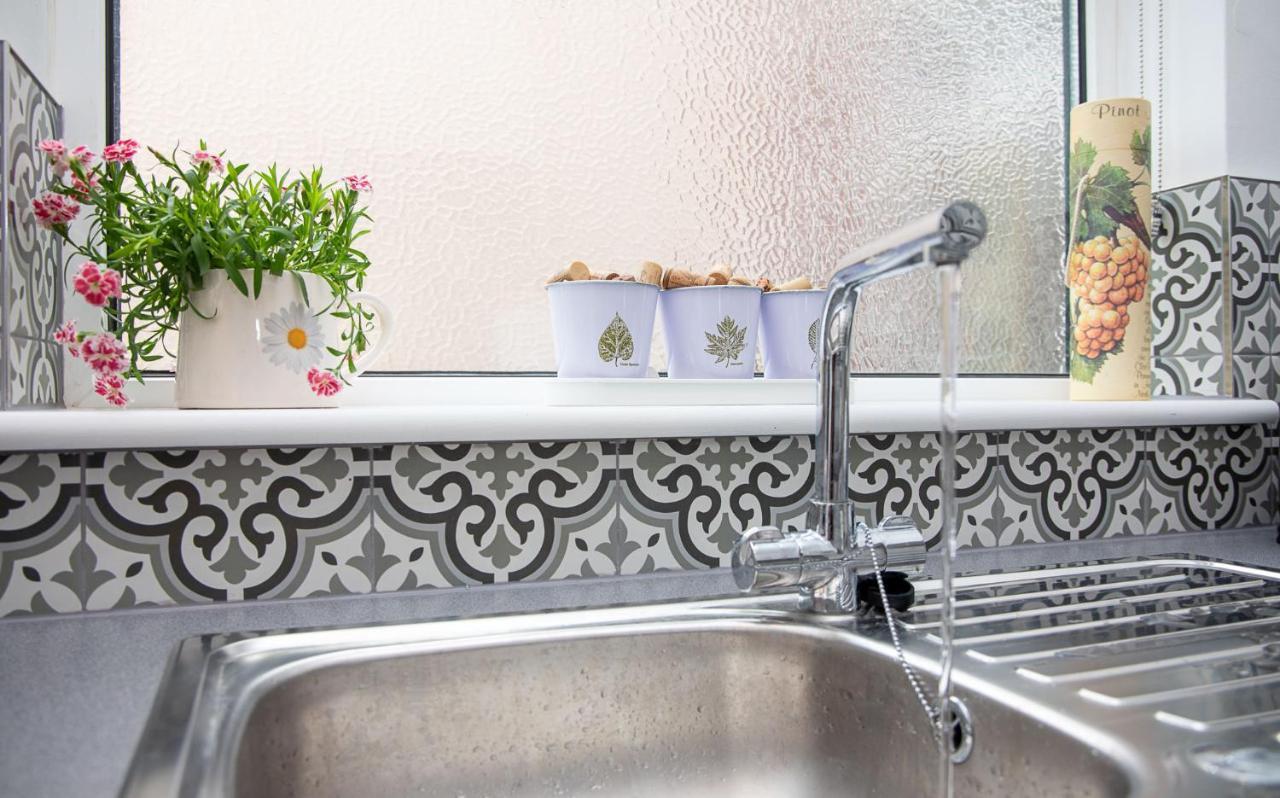 Bright 3 Bedroom Townhouse Near City Centre NWI Esterno foto
